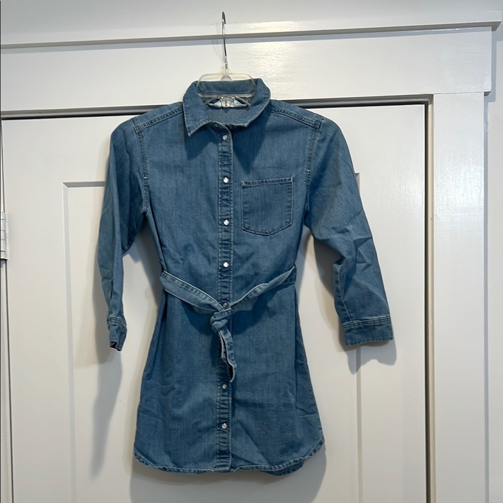 H&M denim button up dress size 8. In great condition!